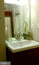 2351 Christian St-Unit -1-A in Philadelphia, PA - Foto de edificio - Building Photo