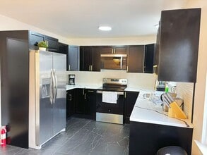 1567 Leroy St in Ferndale, MI - Building Photo - Building Photo