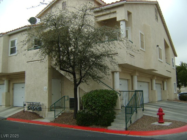 7450 S Eastern Ave in Las Vegas, NV - Building Photo