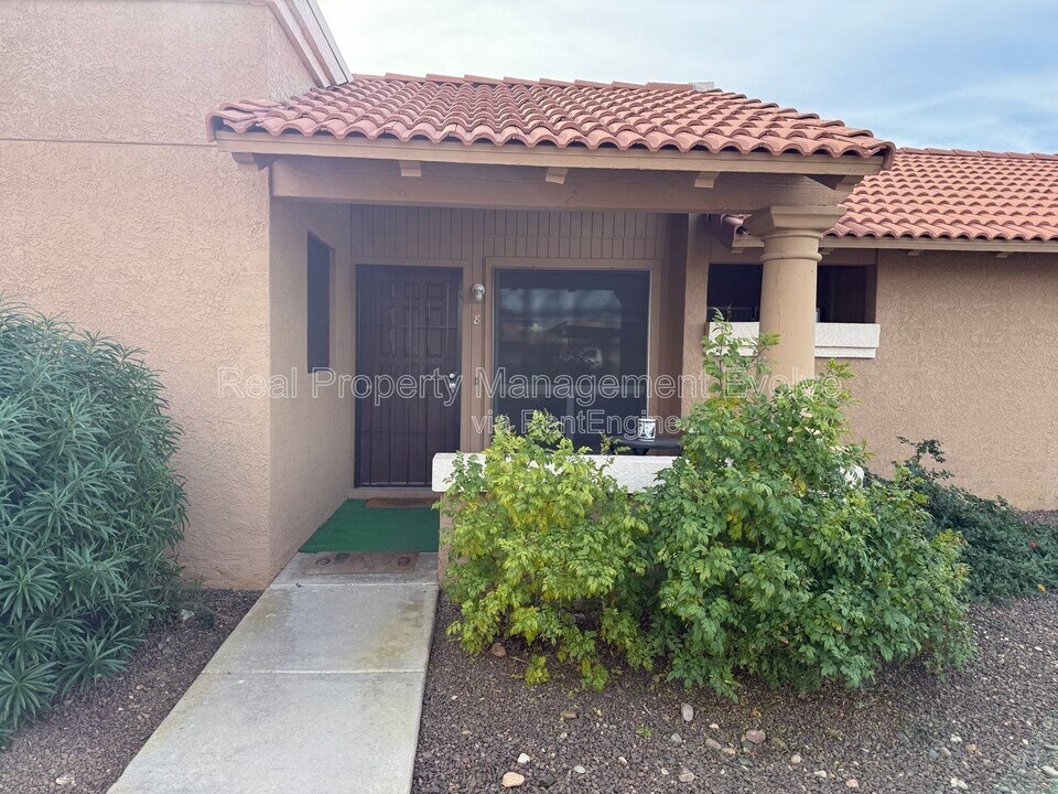 502 W Yukon Dr in Phoenix, AZ - Building Photo