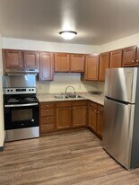 Stillwell Townhomes in Oshkosh, WI - Building Photo