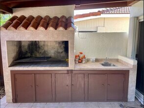 5773 NW 99th Ave in Doral, FL - Building Photo - Building Photo