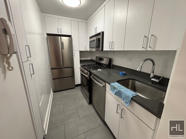 5 AVENUE in New York, NY - Building Photo - Building Photo