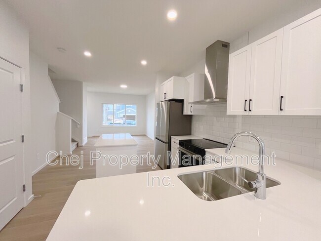 3443-3169 169 St SW in Edmonton, AB - Building Photo - Building Photo