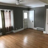 3836 N Maryland Ave, Unit Upper in Shorewood, WI - Building Photo