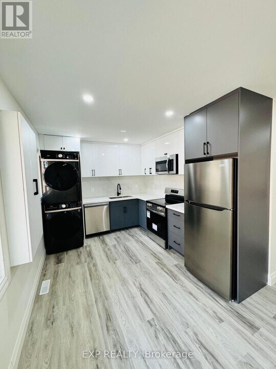 6-6 Craig Dr in Kitchener, ON - Building Photo