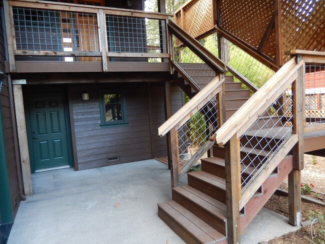 15950 Drake Rd in Guerneville, CA - Building Photo - Building Photo