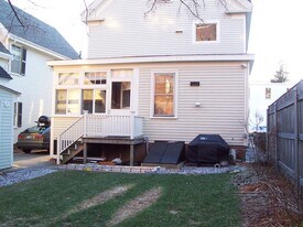 19 Rogers St, Unit downstairs in Portsmouth, NH - Building Photo