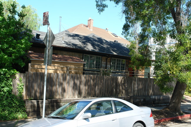 6329-6333 Colby St in Oakland, CA - Foto de edificio - Building Photo