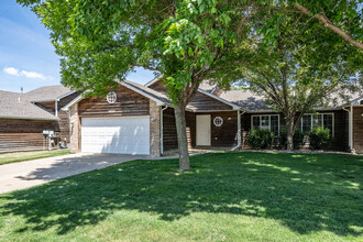 Cottage West Twin Homes in Sioux Falls, SD - Foto de edificio - Building Photo