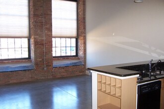 400 Mills Ave, Unit 210 in Greenville, SC - Building Photo - Building Photo