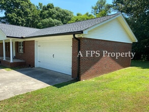 184 Pine St SW in Calhoun, GA - Building Photo - Building Photo