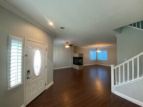 8940 Cypress View Way in Elk Grove, CA - Building Photo - Building Photo