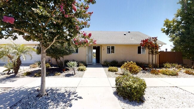 5127 Manhasset Dr in San Diego, CA - Building Photo - Building Photo