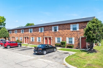 Pinecrest Village -  SPECIAL PROMOTION in Columbus, OH - Building Photo - Building Photo