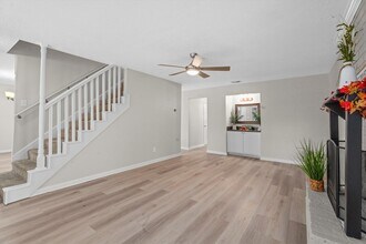 16015 Southampton Dr in Spring, TX - Building Photo - Building Photo