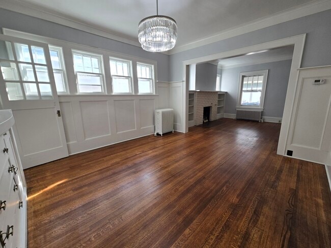property at 1054 14th Ave SE