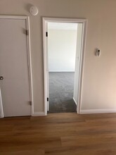 53 Suffolk Ave, Unit E in Sierra Madre, CA - Building Photo - Building Photo