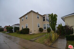 6116 Overhill Dr in Los Angeles, CA - Building Photo