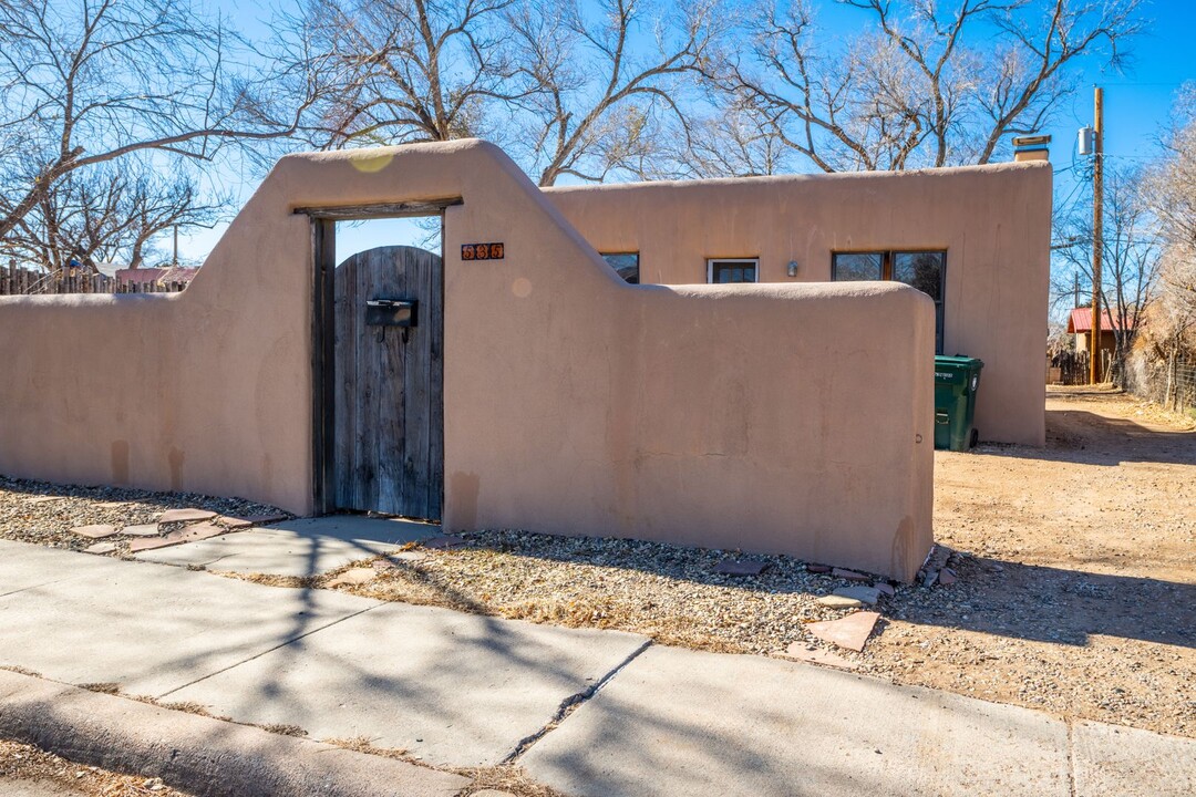 535 Franklin Ave in Santa Fe, NM - Building Photo