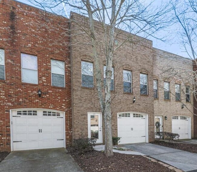 property at 121 Riverwatch Ct