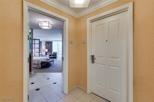145 E Harmon Ave, Unit 511 in Las Vegas, NV - Building Photo