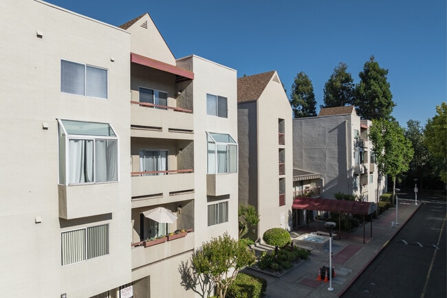 Centerre Place in Walnut Creek, CA - Foto de edificio - Building Photo