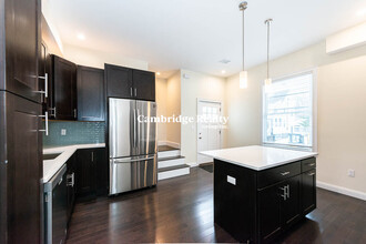 12 Marion St, Unit 1A in Medford, MA - Building Photo - Building Photo