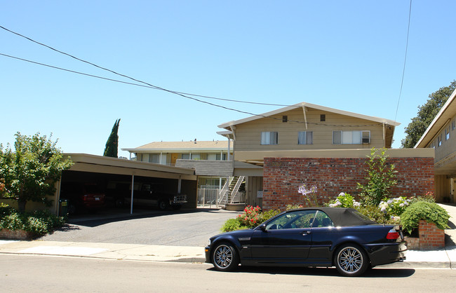 1007 Brown Ave in Lafayette, CA - Building Photo - Building Photo