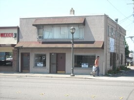 411-413 State Ave in Marysville, WA - Building Photo