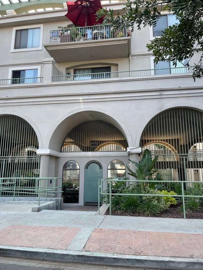 property at 555 Maine Ave
