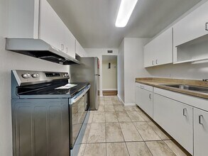 6809 E North Bay St in Tampa, FL - Building Photo - Building Photo