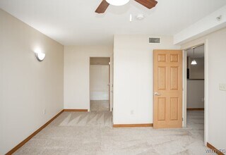 1013 Deer Lakes Dr in Amherst, NY - Building Photo - Building Photo