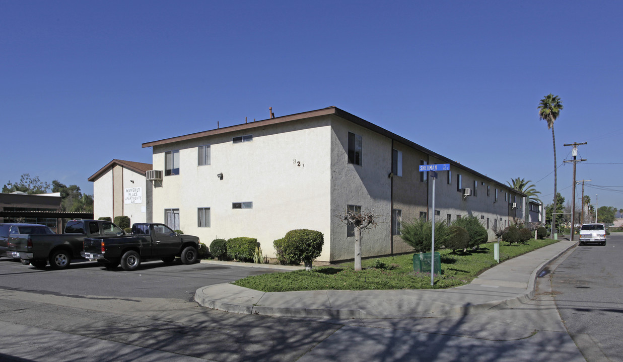 Waverly Place Apartment in Escondido, CA - Building Photo