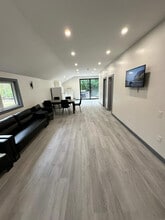 1020 Cumberland St in Innisfil, ON - Building Photo - Building Photo