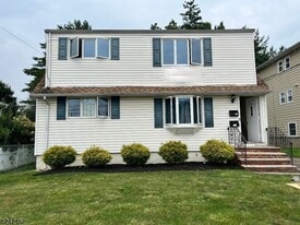 170 Sargeant Ave, Unit 2 in Clifton, NJ - Building Photo