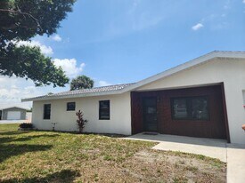 1703 Marina Terrace in North Fort Myers, FL - Building Photo