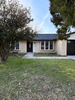 1911 Hill St in Killeen, TX - Building Photo