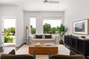 2108 Rosewood Ave in Austin, TX - Building Photo
