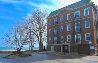 1055 W Pratt Blvd, Unit 1B in Chicago, IL - Foto de edificio - Building Photo
