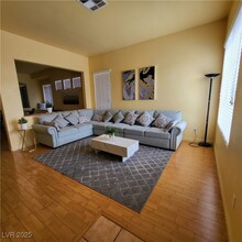 7856 Bonaventure Dr in Las Vegas, NV - Building Photo - Building Photo