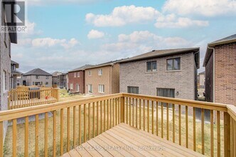 12 Barnyard Trl in Barrie, ON - Building Photo - Building Photo
