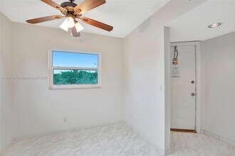 1200 SW 125th Ave in Pembroke Pines, FL - Building Photo - Building Photo