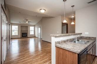 Providence Pointe in Johnston, IA - Foto de edificio - Interior Photo