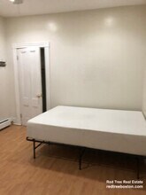 129 Cedar St, Unit 1 in Boston, MA - Foto de edificio - Building Photo