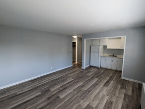 Prince George Queensway Apartments in Prince George, BC - Building Photo - Building Photo