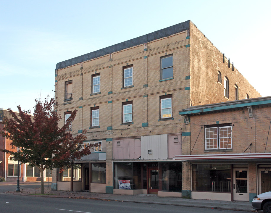 Wilson Apartments in Centralia, WA - Foto de edificio