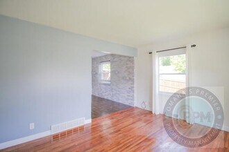 12004 Bel Dr in Omaha, NE - Building Photo - Building Photo