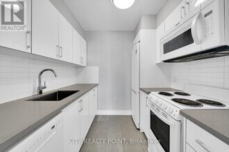 33 Isabella St in Toronto, ON - Building Photo - Building Photo