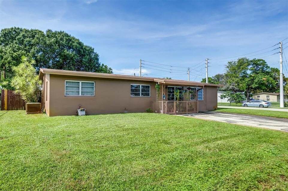 1001 SW 22nd Ter in Fort Lauderdale, FL - Building Photo
